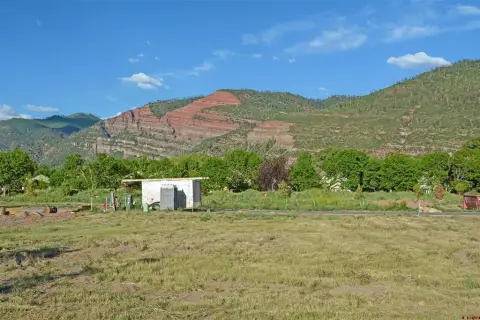 Ultra-Level Custom Home Lot