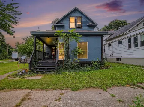Duplex with Enclosed Patio