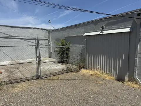 Flex Office with Warehouse Shop