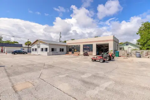Mixed-Use Live-Work Retail Building