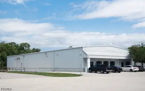 Warehouse With Loading Access