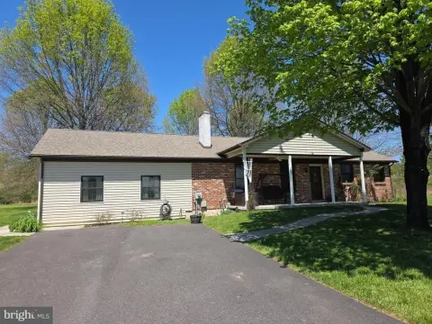 Charming Ranch Home on 10+ Acres