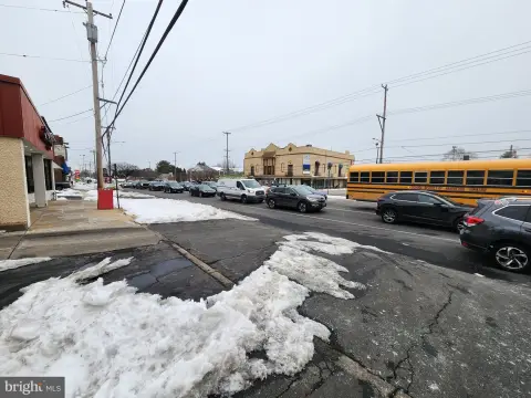 Versatile Office/Retail Suite Available