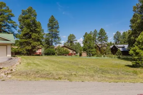 Level Cul-de-Sac Homesite Lot