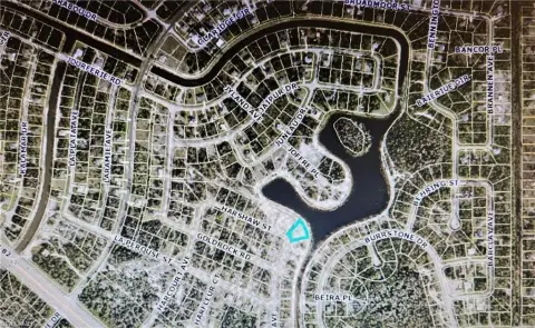 Lakefront Lot in Mirror Lakes