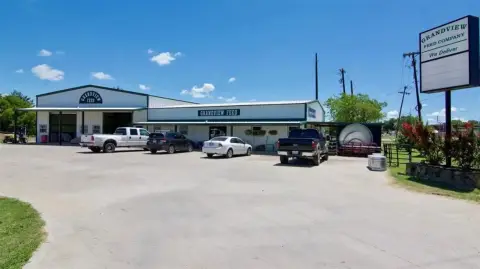 Established Feed Store in Grandview