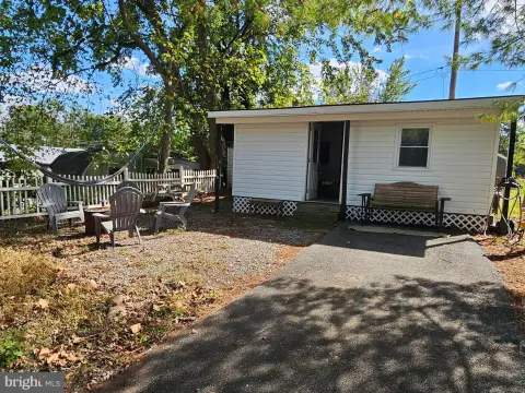 Renovated Cabin-Style Campground Lot