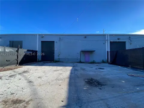 Flex Space with Fenced Yard