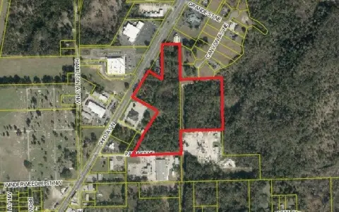 Commercial Land in Growing Area