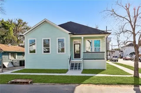 New Orleans Duplex: Front/Back Layout