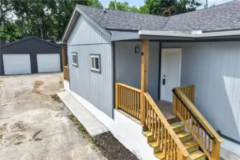 Renovated Duplex with Garage