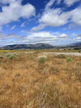 Tehachapi Land with Mountain Views