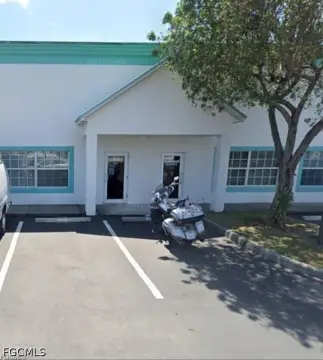 Fort Myers Warehouse with Office