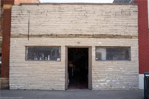 Storefront with Spacious Patio