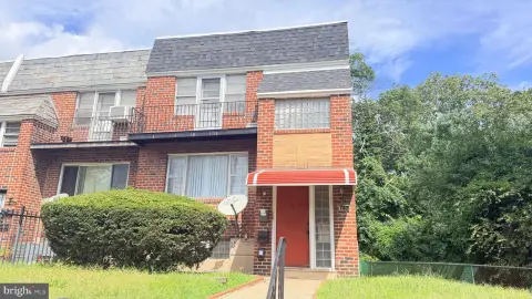 Corner Triplex With Separate Meters
