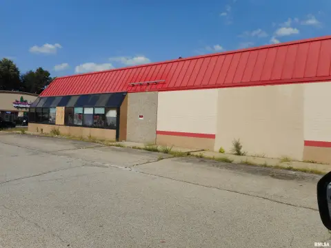 Freestanding Drive-Through Restaurant