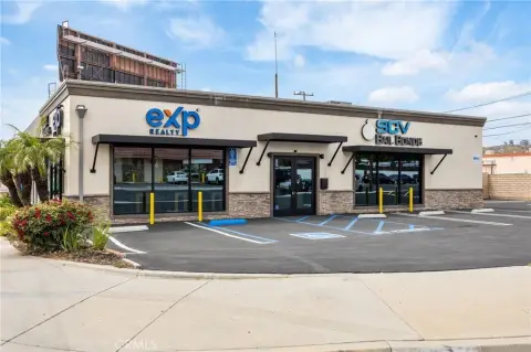 Retail Space in Canyon Country
