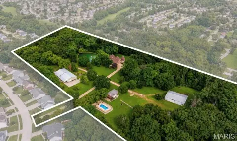 Mixed-Use Estate with Outbuildings