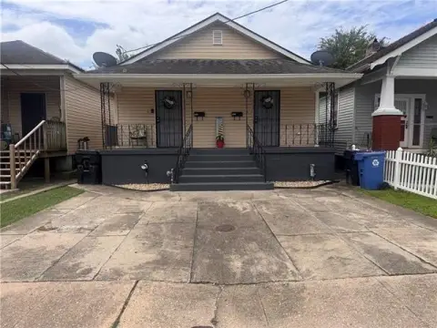 Camelback Duplex with 3 Bedrooms Each Side