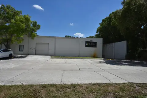 Tampa Warehouse with Dock Access