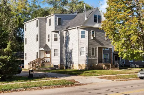 Renovated 6-Unit Apartment Building
