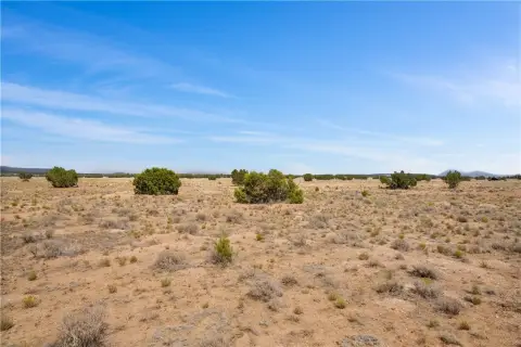 2.01 Acres in Seligman, Arizona