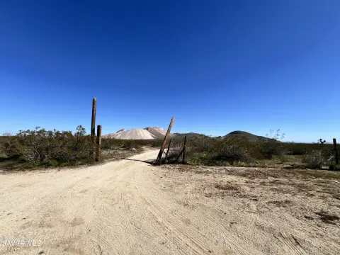 Rosamond 10-Acre Lot Opportunity