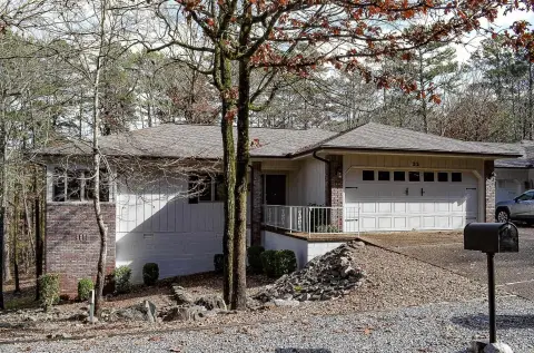 Lake-View One-Level Duplex