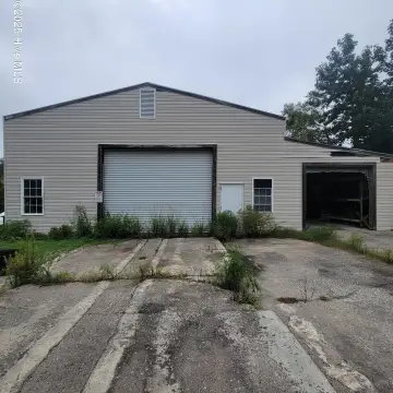 9.72 Acres Land with Building