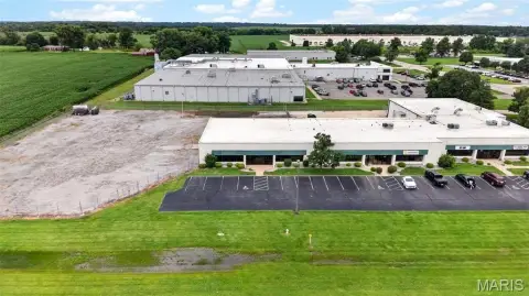Industrial Flex Space with Outdoor Yard