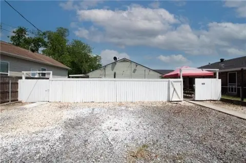 Duplex with C-1 Expansion Lot