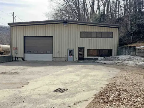 Flex Garage with High Ceiling