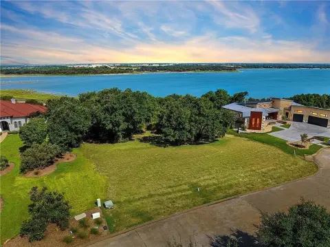 Serene Wooded Land in Woodway