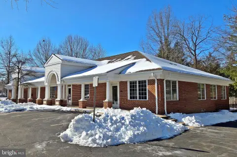 Fairfax Commercial Space with Flexibility