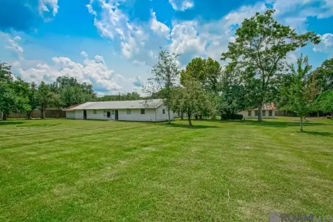 Versatile Land Parcel Near Downtown