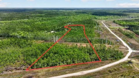 Expansive Land Parcel in DELAND