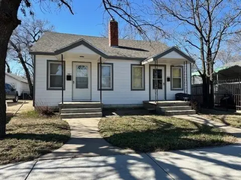 Well-Maintained Duplex Near Friends University