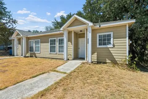 Duplex with Fenced Patio