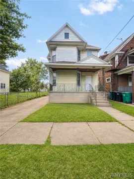 Duplex with In-Unit Laundry