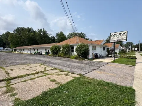 Motel and Cottage Property