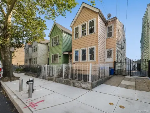 Three-Level Triplex with Garage