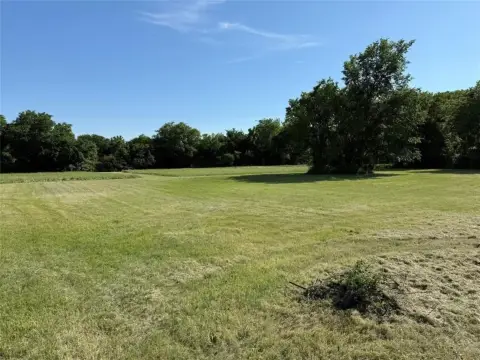 Ready-to-Build Lot in Newark, TX