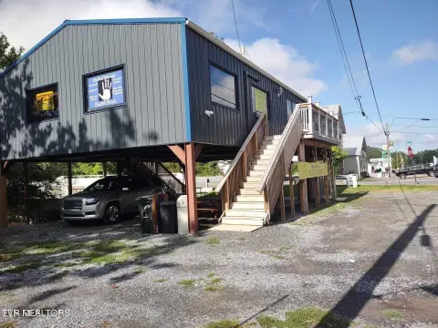 Riverside Commercial Property with Endless Potential