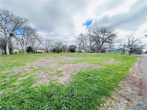 Half-Acre Corner Lot in Yoakum