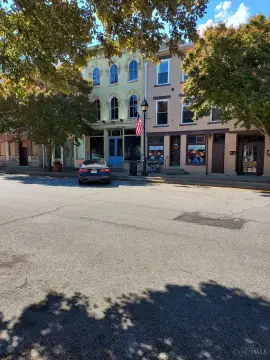 Mixed-Use Building in Historic Ripley