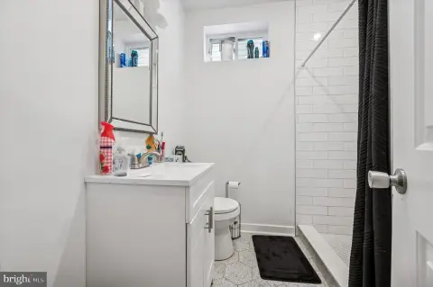 Renovated Duplex with In-Unit Laundry