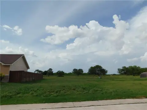 Residential Land Near Stores, Schools