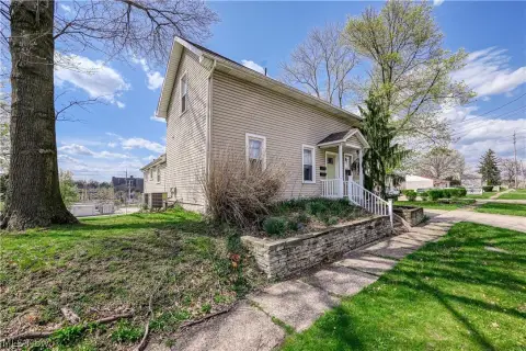 Renovated Duplex with Private Laundry