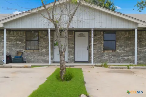 Duplex With 2-1 Units