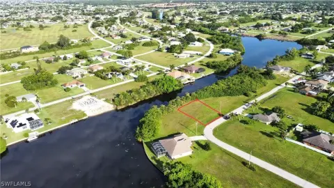 Waterfront Lot in Cape Coral